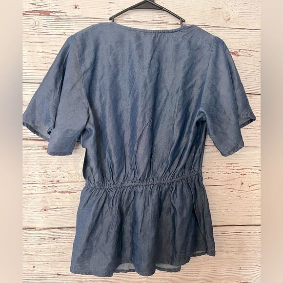 Inner Circle Elegant Blue Wrap Top - Picture 4 of 5